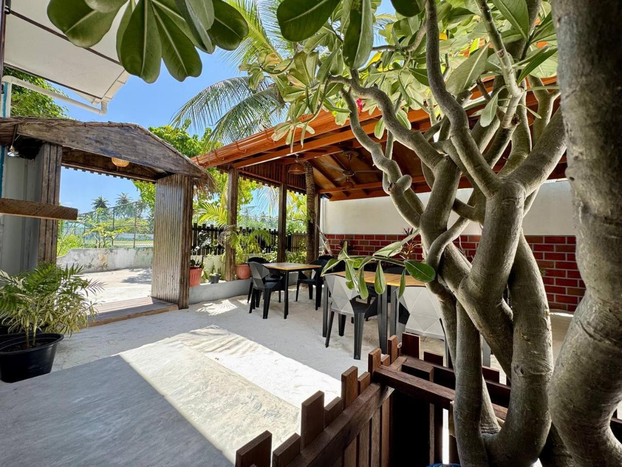 Seascape Retreats Dhigurah Hotell Dhigurah  Exteriör bild