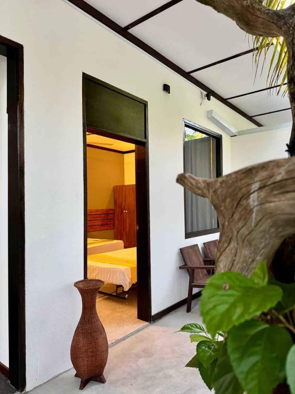 Seascape Retreats Dhigurah Hotell Dhigurah  Exteriör bild